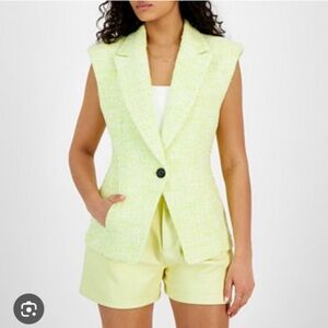 Avec Les Filles Yellow Citrus Sleeveless Blazer